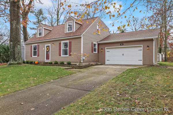 504 Shadowood NW Street, Comstock Park, MI 49321