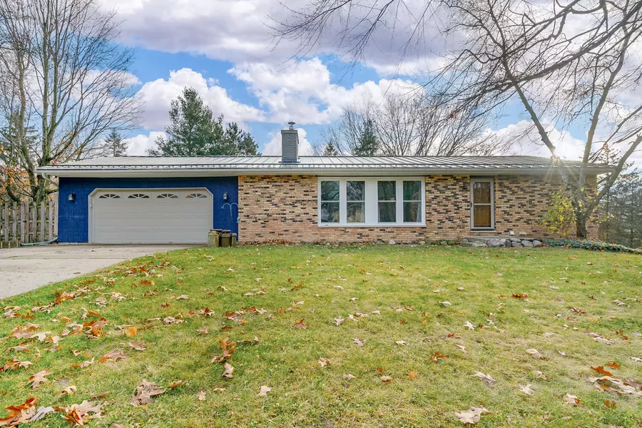 720 Delaware Court, Lawton, MI 49065