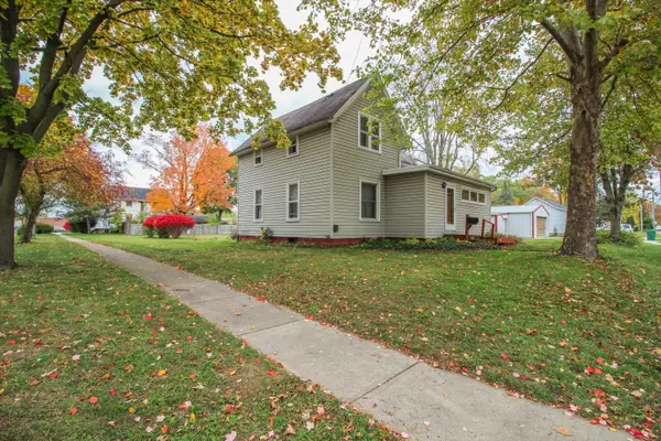 Three Rivers, MI 49093,321 W Cushman Street