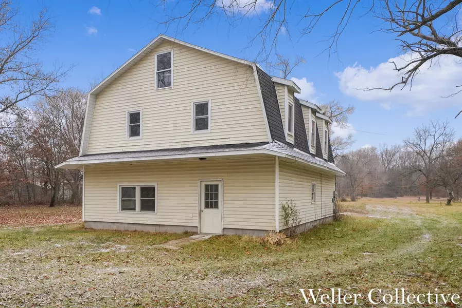 11241 Evergreen Road, Gowen, MI 49326