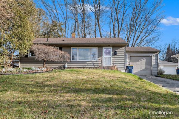 832 Emerald NE Avenue, Grand Rapids, MI 49503