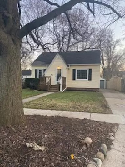 1328 Kingston Avenue, Kalamazoo, MI 49001