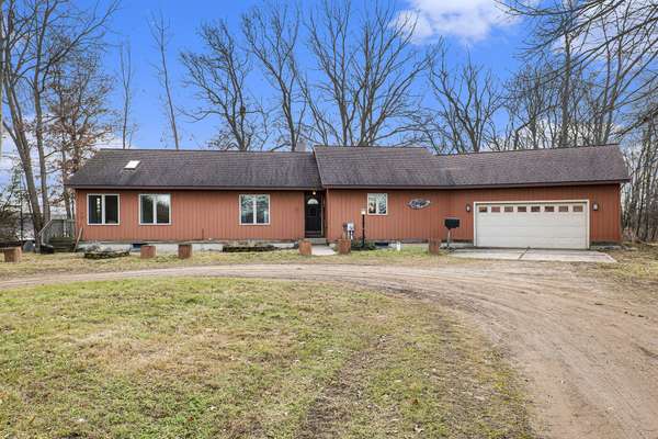 2458 Fox Ridge, Lyons, MI 48851