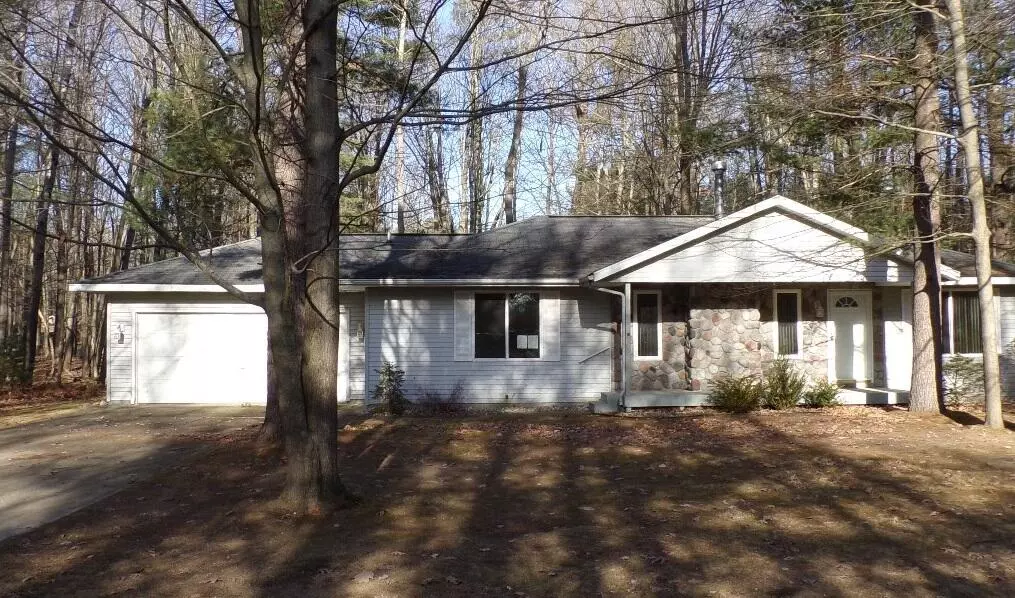 6700 Club House E Drive, Stanwood, MI 49346
