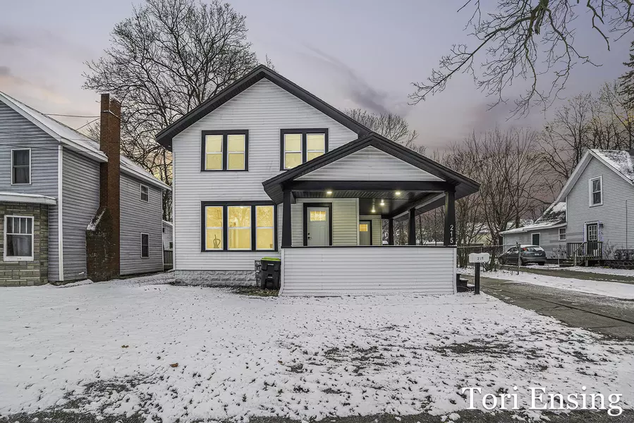 215 E Washington Street, Greenville, MI 48838