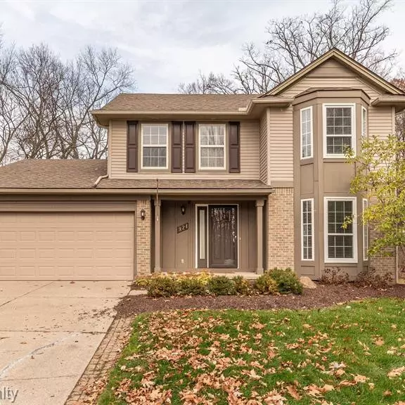 924 Eastcreek Drive, South Lyon, MI 48178