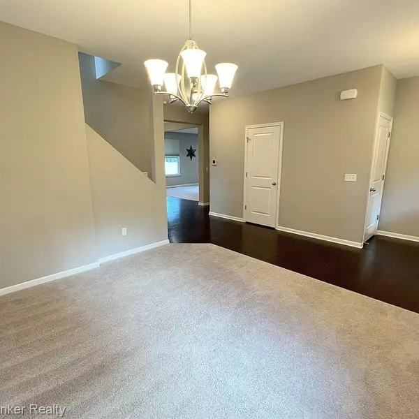 West Bloomfield, MI 48322,5639 Carlburt Street