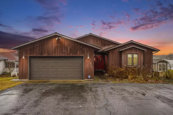 44316 Woodman Drive, Paw Paw, MI 49079