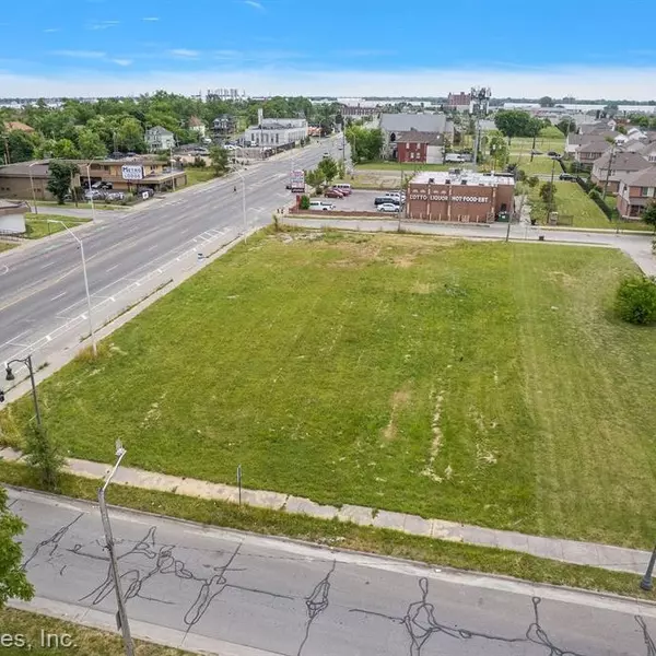 Detroit, MI 48214,10410 E JEFFERSON Avenue