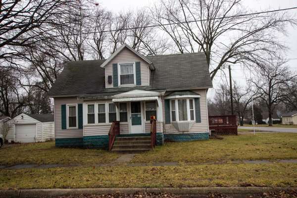 307 Sheldon Street, Dowagiac, MI 49047