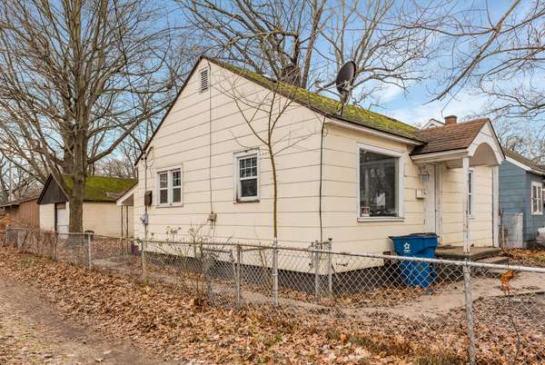 359 E Columbia Avenue, Muskegon Heights, MI 49444