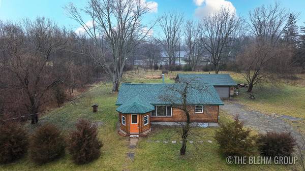 510 Old Lane Road, Paw Paw, MI 49079