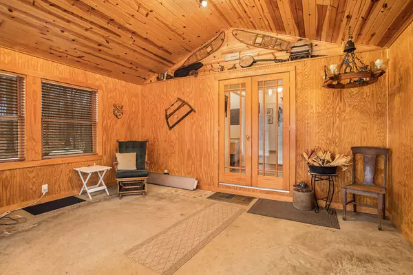 Gobles, MI 49055,31221 Co Rd 388