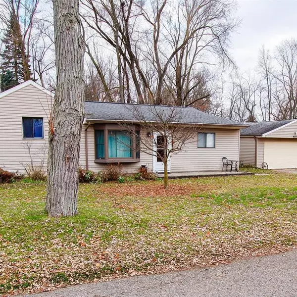 4271 Maple Boulevard, West Bloomfield, MI 48323