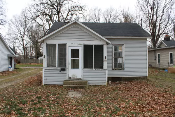 215 W Maple Street, Vicksburg, MI 49097