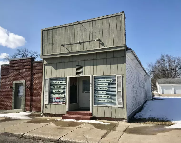 124 S Kalamazoo Street, White Pigeon, MI 49099