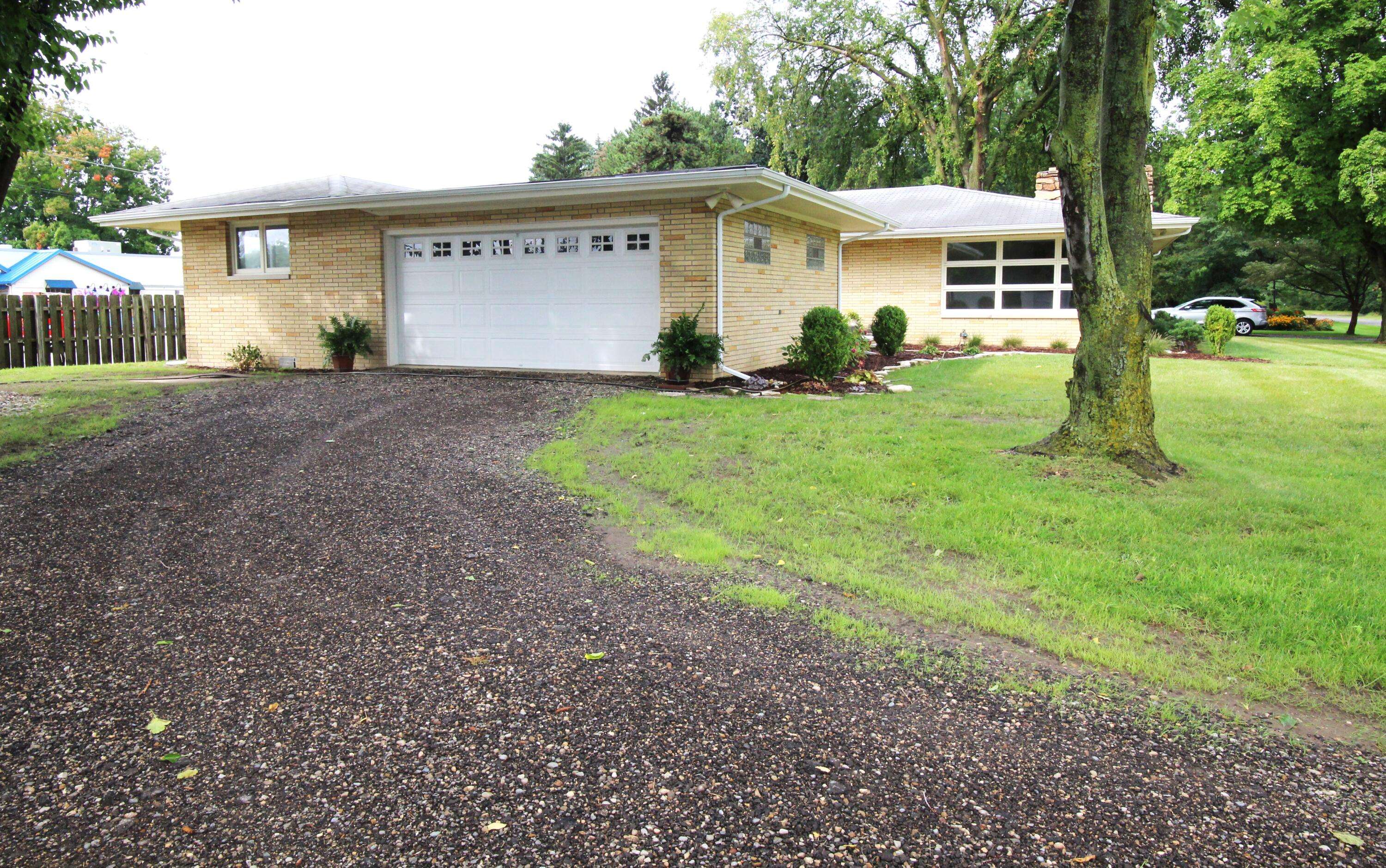 Homes for sale 2516 Locust Lane, Stevensville, MI 49127 MLS240...