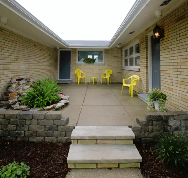 Stevensville, MI 49127,2516 Locust Lane