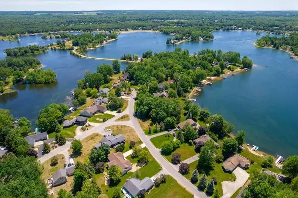 Canadian Lakes, MI 49346,11995 Hudson Bay Drive