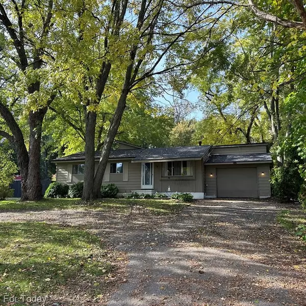 Waterford, MI 48327,78 Leota Boulevard