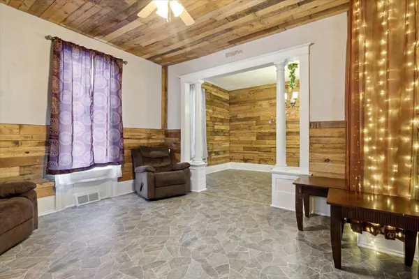 Elsie, MI 48831,156 W Pine Street