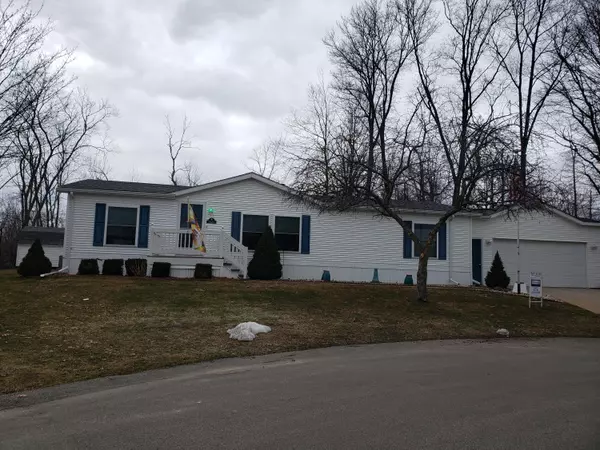 3461 Cloverfield Drive, Cedar Springs, MI 49319