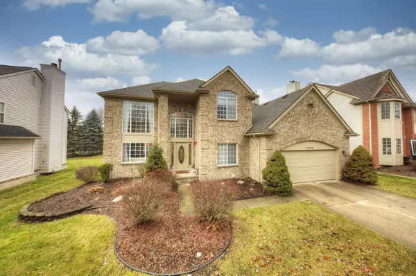 27279 Winterset Circle, Farmington Hills, MI 48334