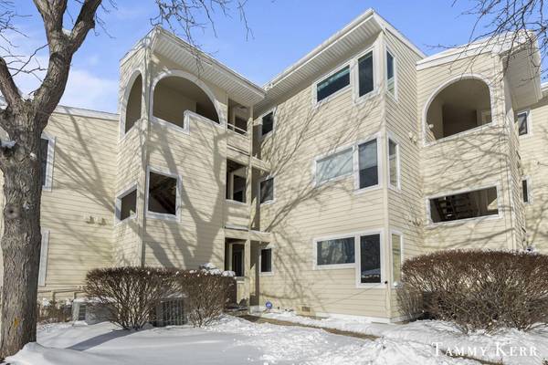 977 Lake Street #10, Saugatuck, MI 49453