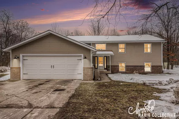 13422 Sand Hill NE Avenue, Cedar Springs, MI 49319