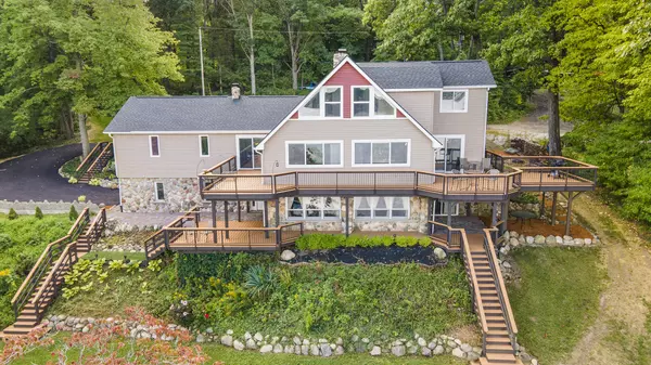 12055 S Sherman Lake Drive, Augusta, MI 49012