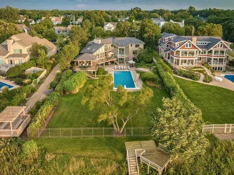 New Buffalo, MI 49117,51007 Lake Park Drive