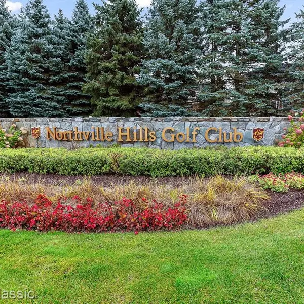 46472 Crystal Downs W, Northville, MI 48168