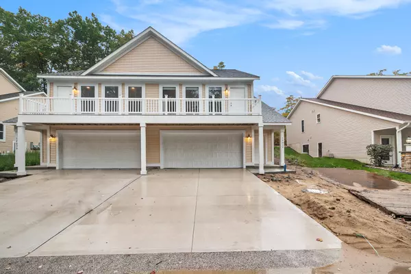 17551 Beechwood Lane, Spring Lake, MI 49456
