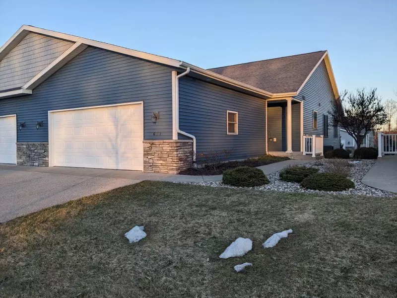 632 East Street, Coopersville, MI 49404