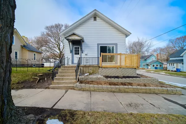 376 3rd Street, Manistee, MI 49660