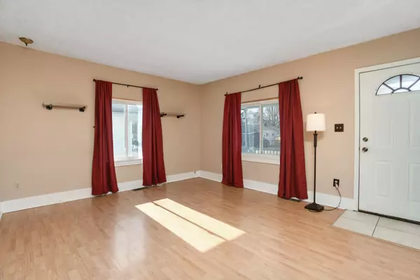 Madison Heights, MI 48071,27120 Brettonwoods Street