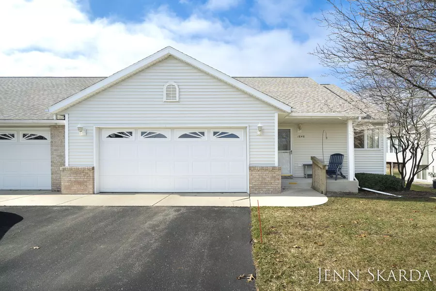 1646 Parker Drive #21, Wayland, MI 49348