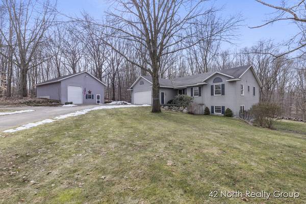 2149 Hilltop View Drive, Dorr, MI 49323