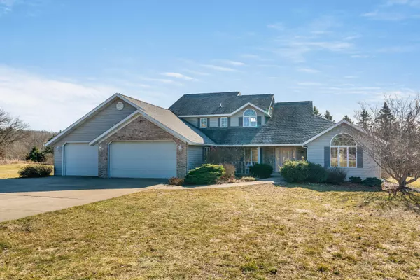 305 Annes Court, Plainwell, MI 49080