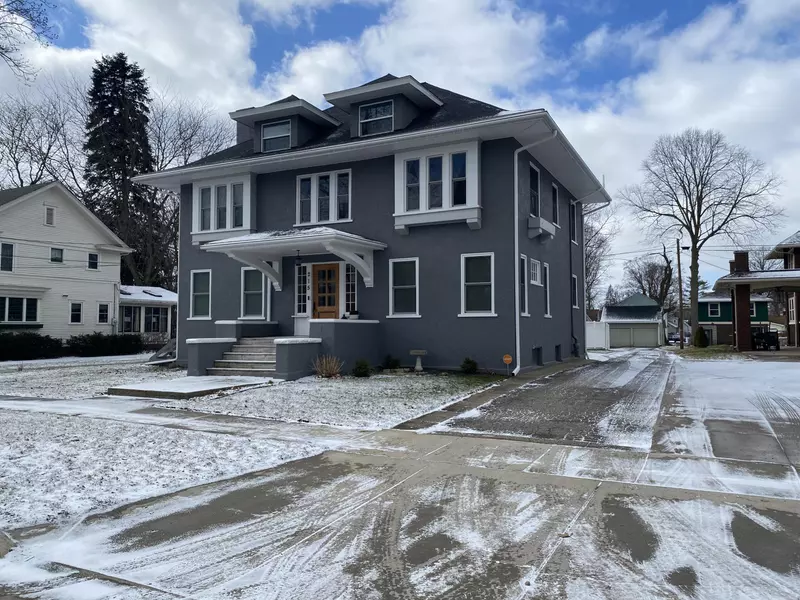 215 S Nottawa Street, Sturgis, MI 49091
