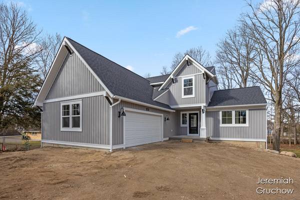 939 Buttrick SE Avenue, Ada, MI 49301