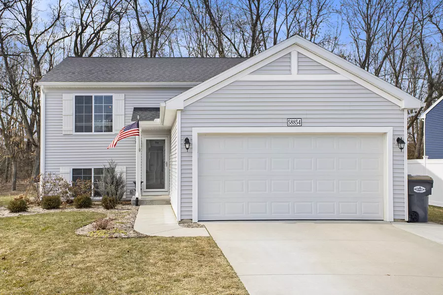 58854 Blue Stem Circle, Mattawan, MI 49071