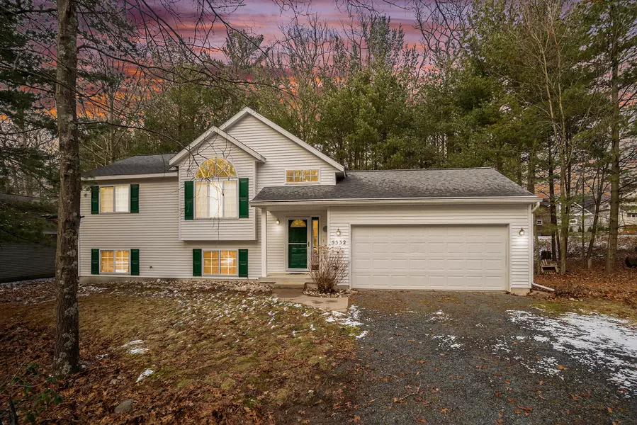 5532 Blackfoot Road, Pentwater, MI 49449