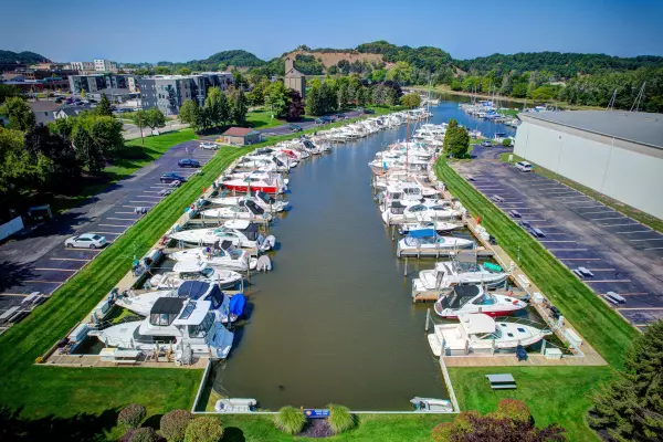 26 Wharfside #26, Grand Haven, MI 49417