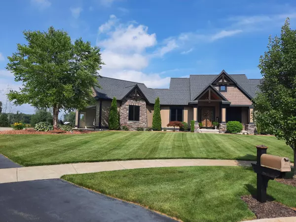 8554 Pinecroft Court, Hudsonville, MI 49426