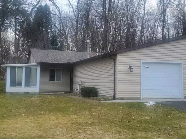 1016 Wedgewood Drive, Plainwell, MI 49080