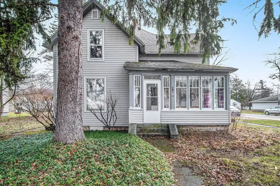 202 N Columbia Avenue, Scottville, MI 49454