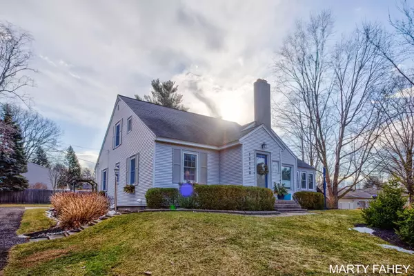 15146 Lakeshore Avenue, Grand Haven, MI 49417