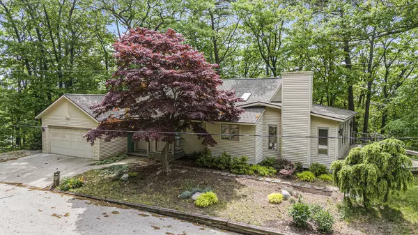 Grand Haven, MI 49417,17664 Hillcrest Avenue