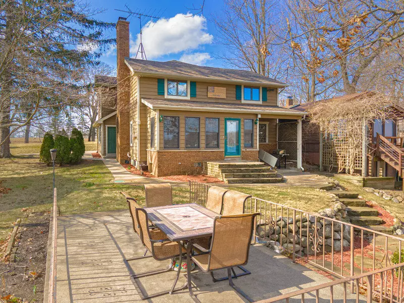 48888 Main Street, Lawrence, MI 49064